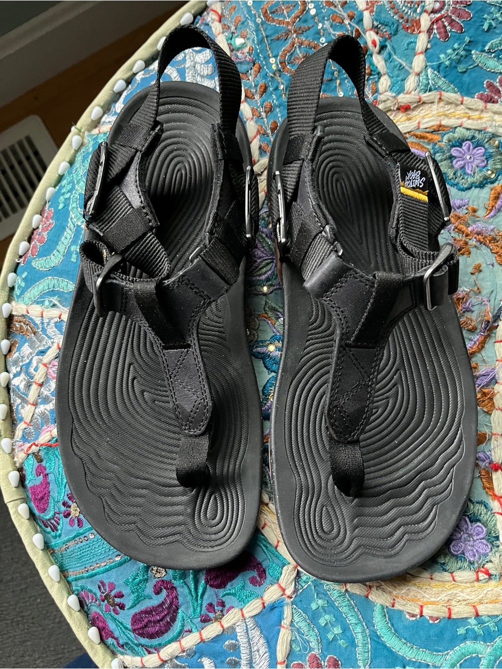 Lems unisex  Black /scorpion switchback Sandals  men’s 8 / women’s 9 NWOB